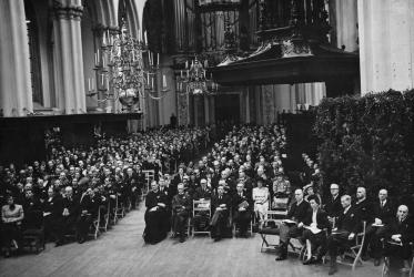 Service in Nieuwe Kerk, Amsterdam, 1948